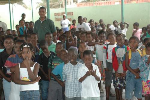 Angola:Progetto scuola di alfabetizzazione a Cacuaco 1